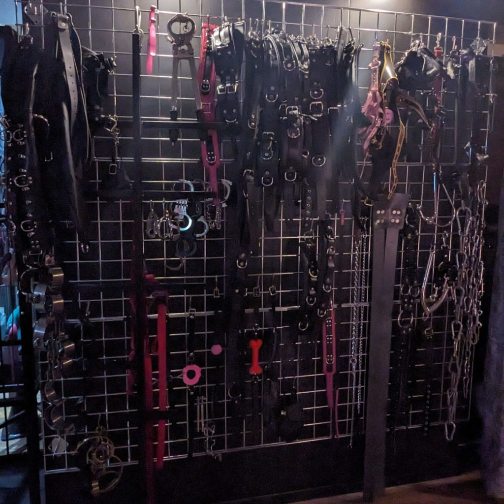 Tess-Dungeon-Hire-Berkshire-restraints